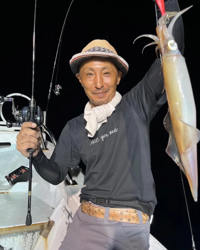11日  釣果はいまいち伸び悩みましたが、最後まで頑張って下さいました
お疲れ様でした

#イカメタル #オモリグ #シロイカ #剣先イカ #タイラバ 
 #ジギング #真鯛 #ブリ #網野遊漁船栄正丸 #網野遊漁船 
 #浅茂川遊漁船 #丹後 #栄正丸 #釣り船 #全国釣り場 #釣りガール
 #漁師 #海の男 #皆さんに感謝